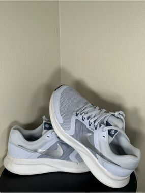 Nike Men’s Light Blue and White Running Shoes